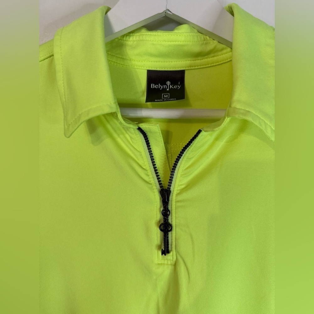 Belyn Key Women’s Neon Yellow Keystone Sleeveless Golf Shirt - Size Medium - Picture 2 of 5